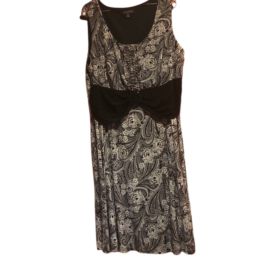 Perceptions dress in paisley black and white design, sleeveless, SZ 22W